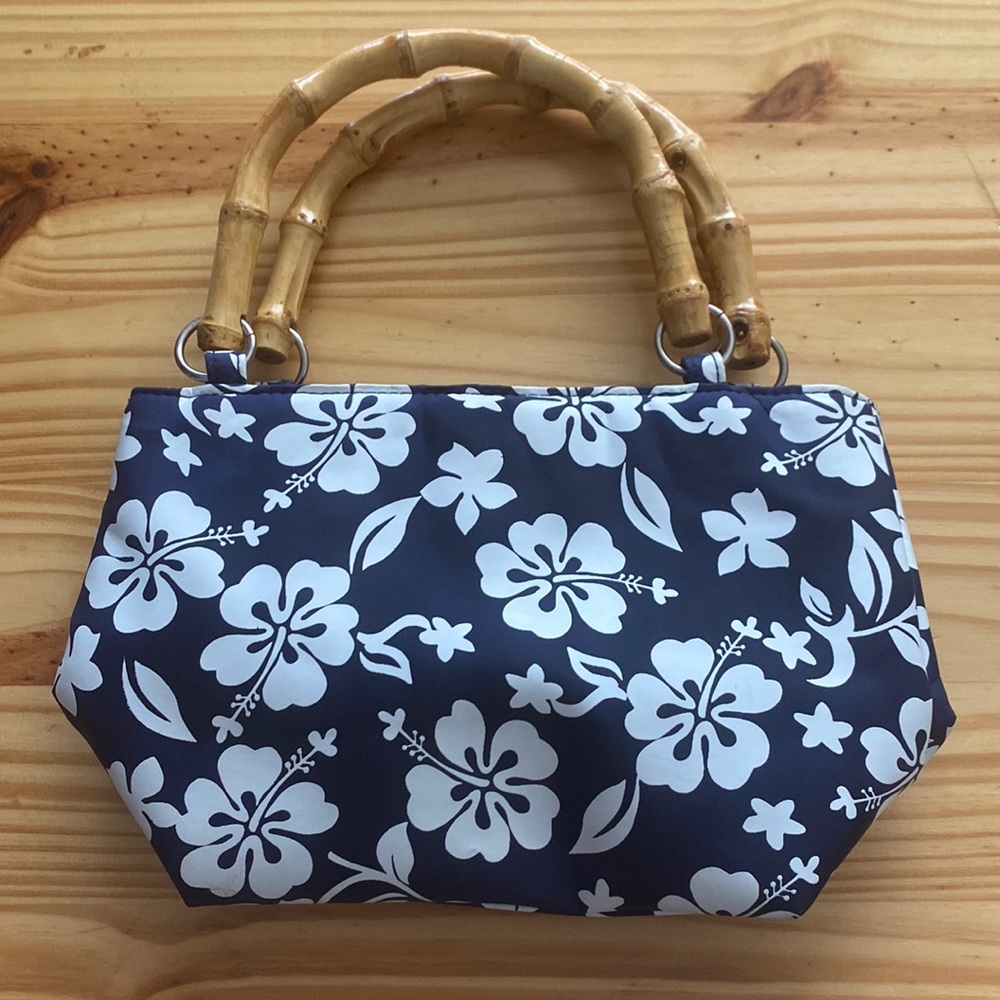 Small Hawaiian Purse